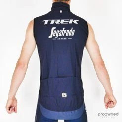 Santini Mercurio Rain Vest - Trek-Segafredo -Giordana Salg P1890924